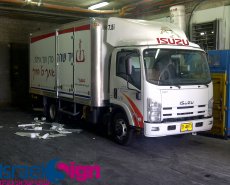 הדבקה על רכבים